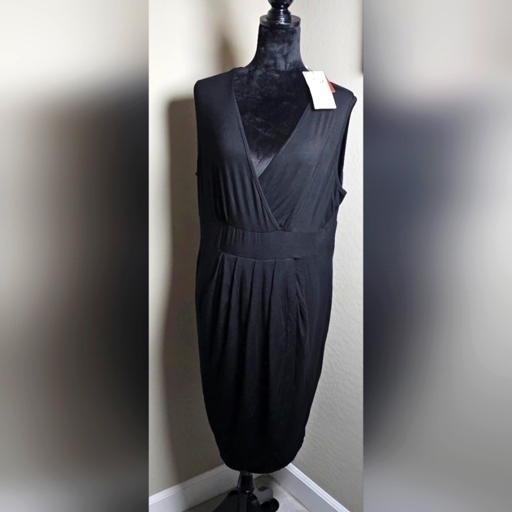 Black Plus Size 2XL Sleeveless Deep V Neck Front Split Wrap Dress NWT - Picture 2 of 5